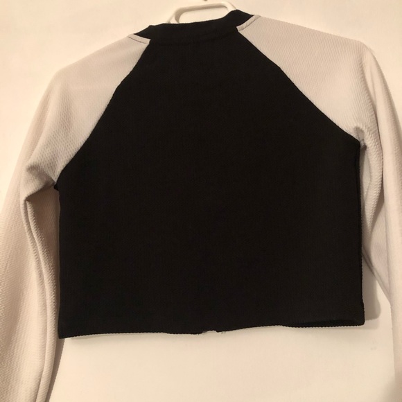 Black and White Jacket - Picture 5 of 8